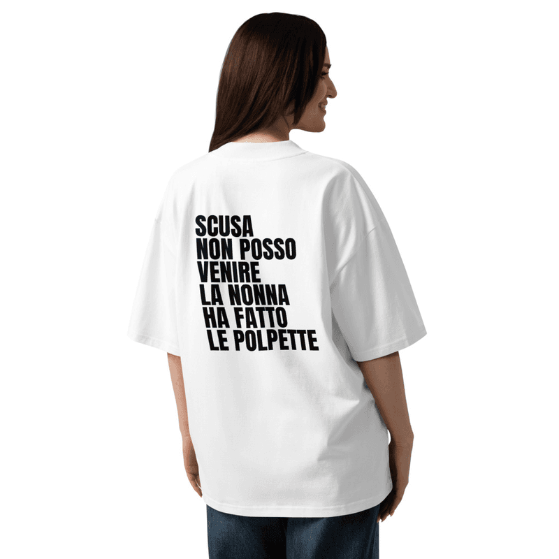 Maglietta BLESSUD "SCUSA NON POSSO VENIRE LA NONNA HA FATTO LE POLPETTE" — vista mockup